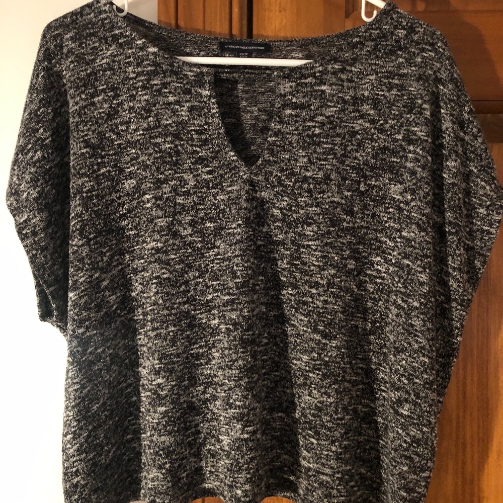 American Eagle Black and Gray Short Sleeve shirt
